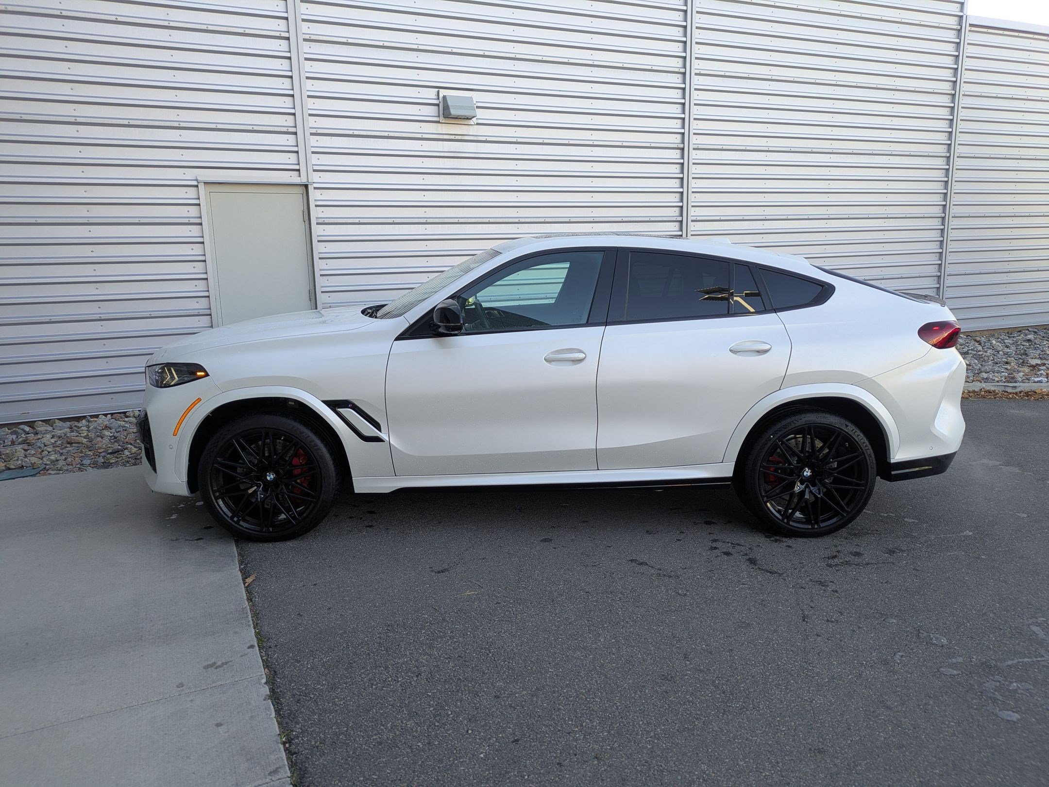 Used 2025 BMW X6 M Competition w/ Executive Package image 2