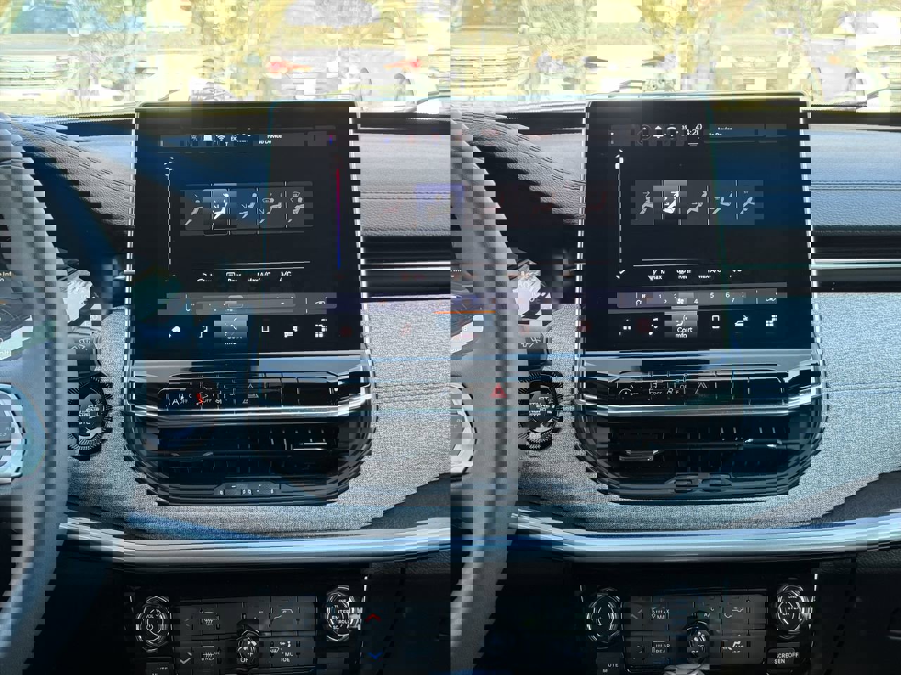 Used 2024 Jeep Compass Latitude image 18