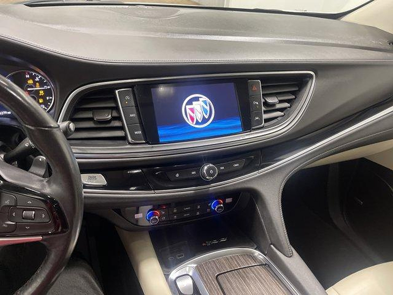 Used 2023 Buick Enclave Avenir w/ Avenir Technology Package AWD/4WD image 22