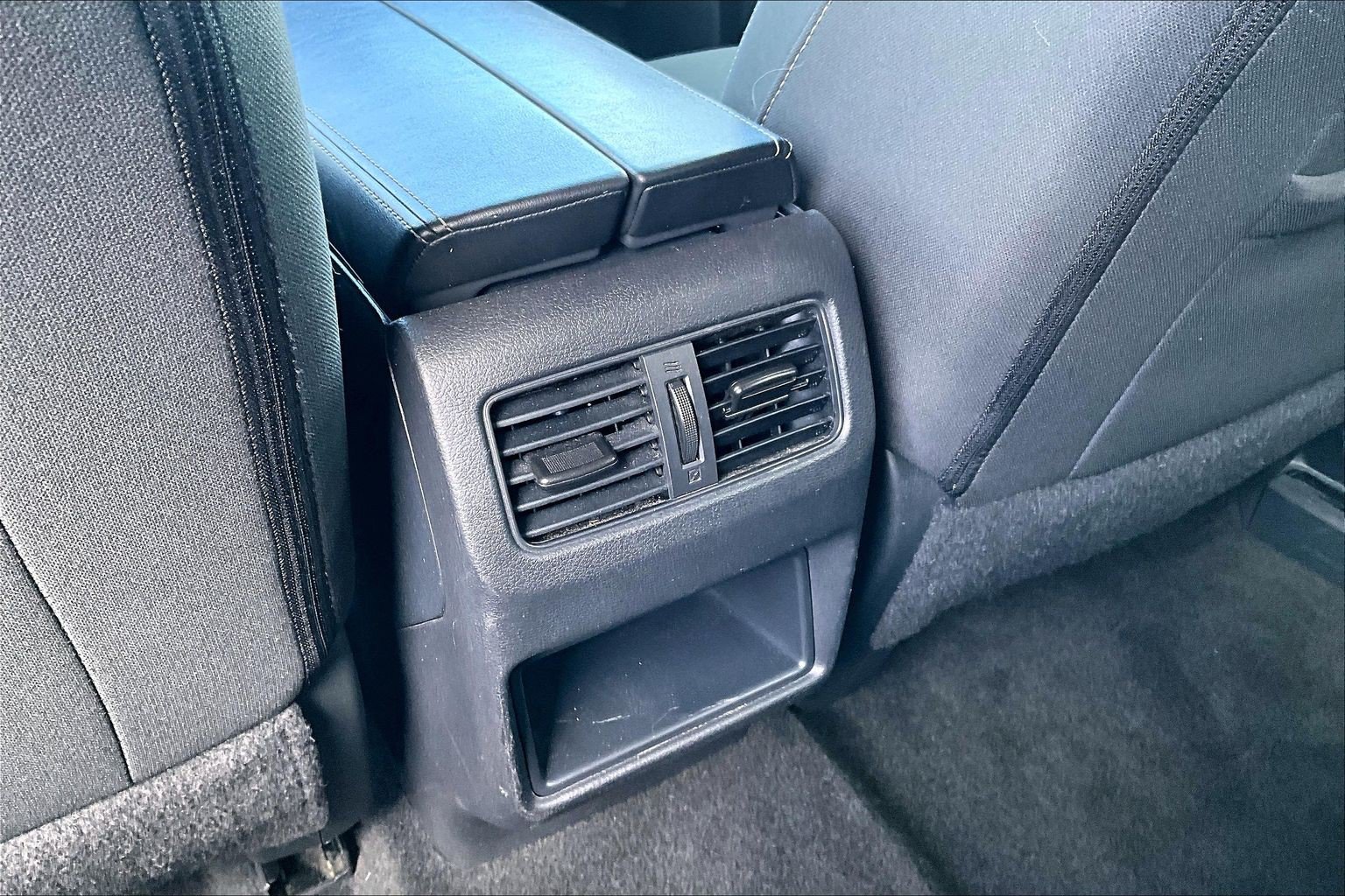 Used 2024 Nissan Rogue S FWD image 10