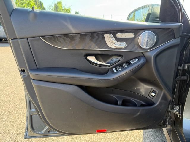 Used 2018 Mercedes-Benz GLC 300 4MATIC image 7