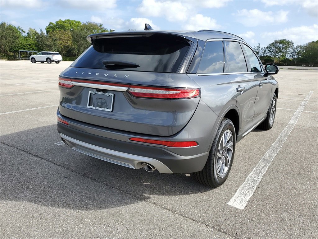 New 2026 Lincoln Corsair Premiere image 4