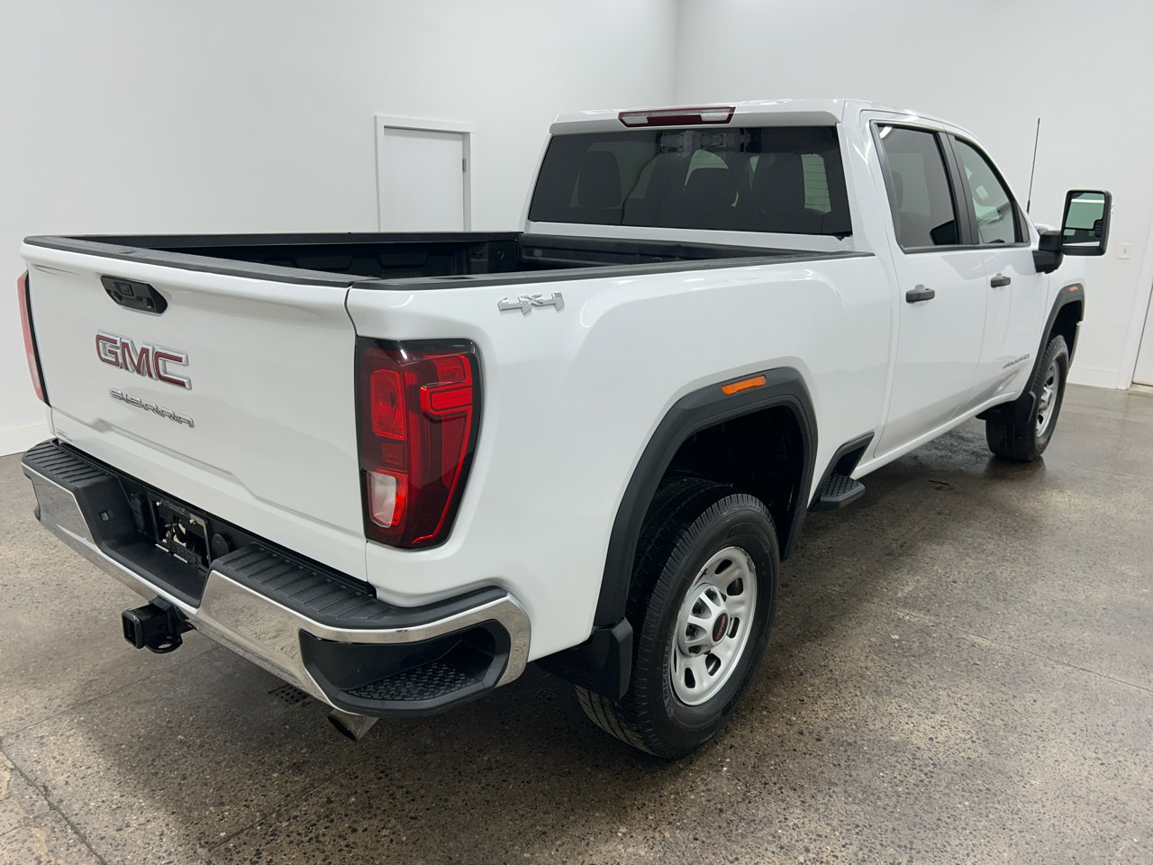 Used 2021 GMC Sierra 2500 4x4 Crew Cab w/ Convenience Package image 6