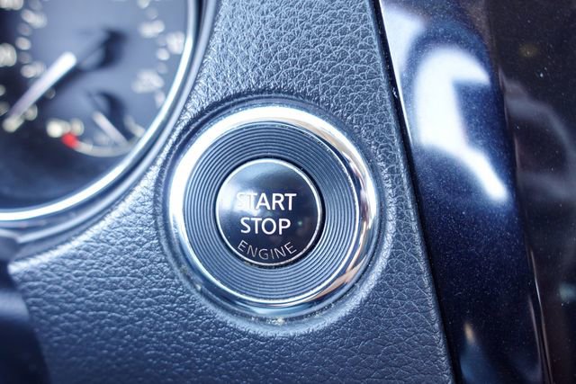 Used 2017 Nissan Rogue SV image 17