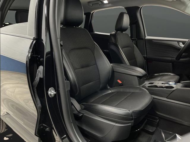 Used 2024 Ford Escape SE image 30