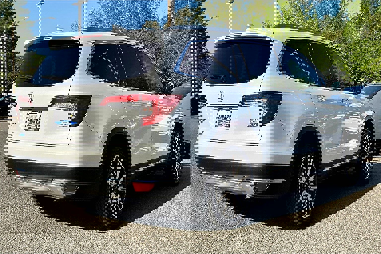 Used 2022 Honda Pilot Elite image 2