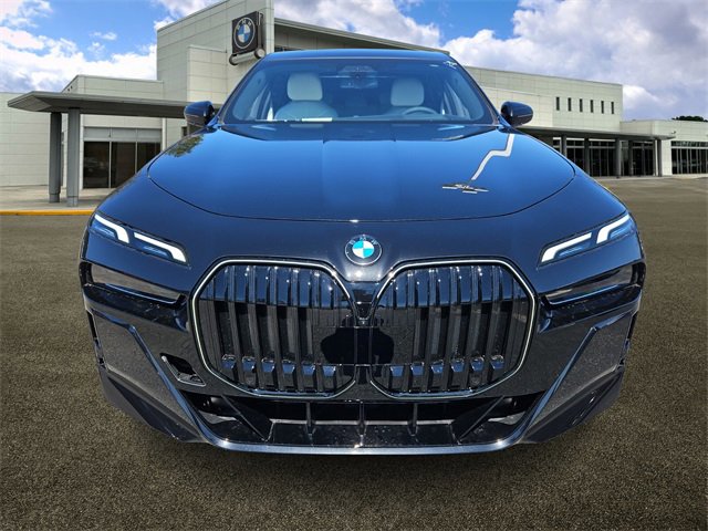 New 2025 BMW 760i xDrive image 2