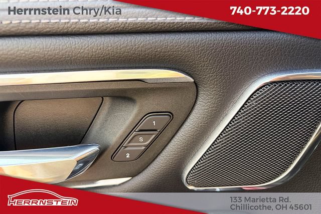 Used 2023 RAM 1500 Laramie AWD/4WD image 13
