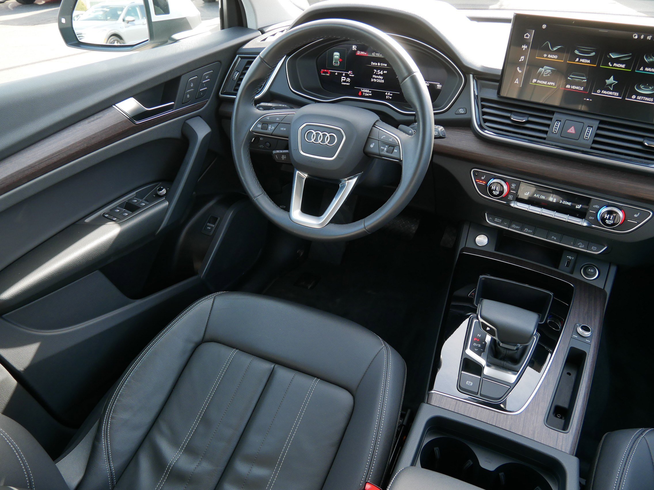 Used 2025 Audi Q5 2.0T Premium w/ Convenience Plus Package image 18