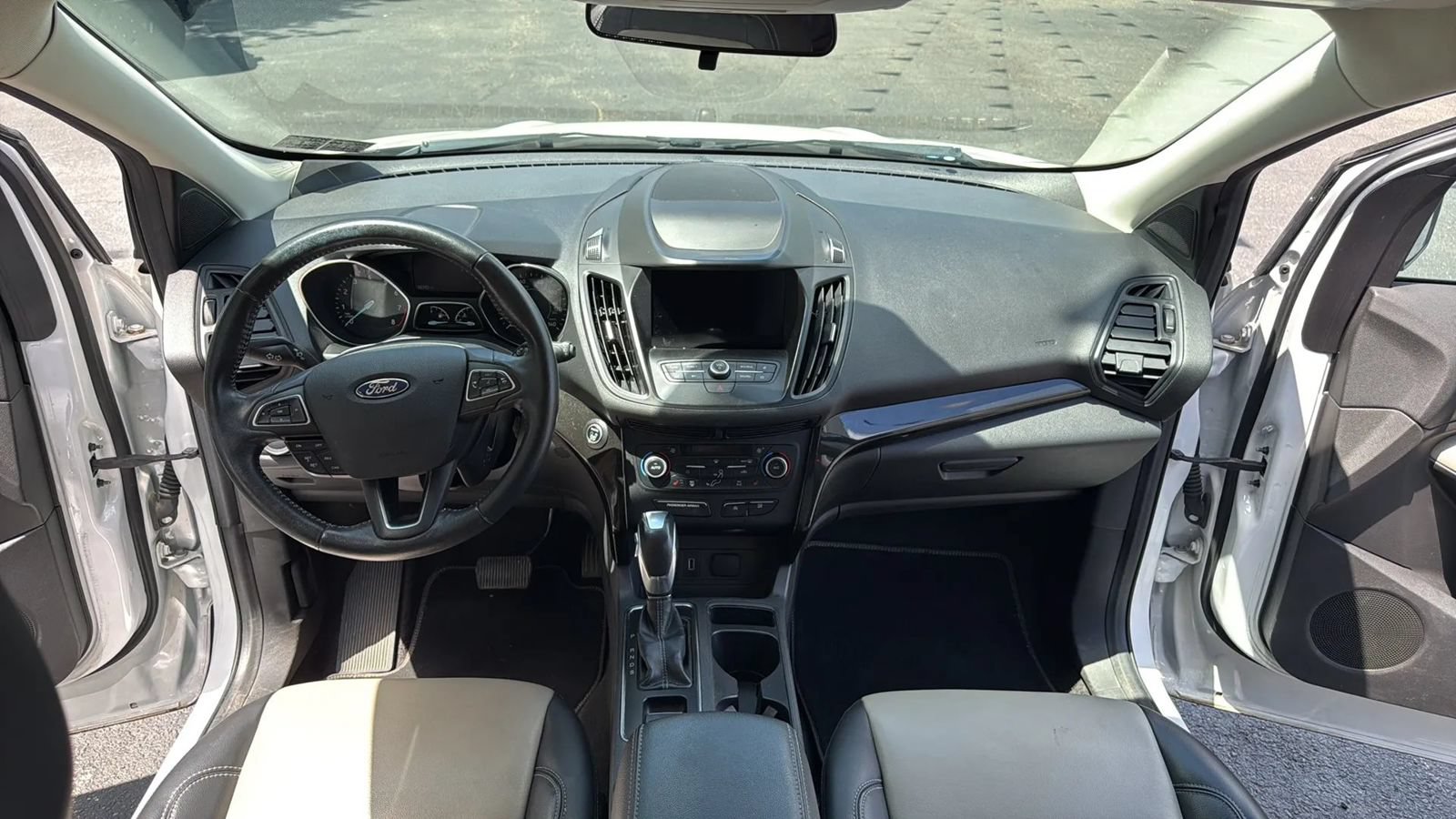 Used 2019 Ford Escape SEL AWD/4WD image 16