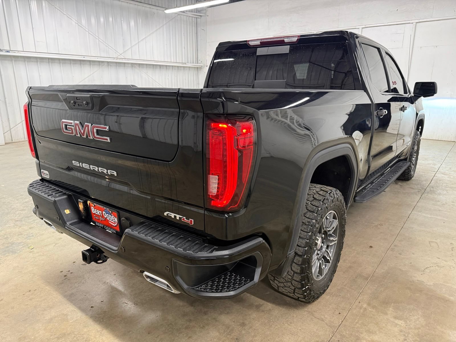 Used 2024 GMC Sierra 1500 AT4 w/ AT4 Preferred Package AWD/4WD image 8
