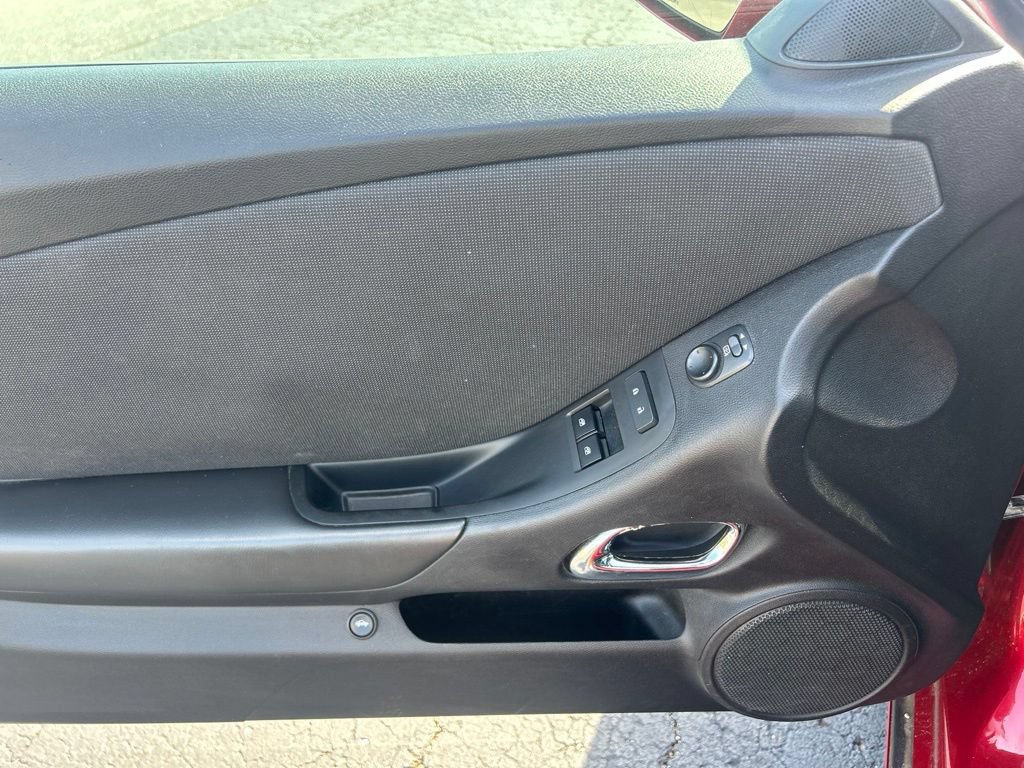 Used 2015 Chevrolet Camaro LT RWD image 12