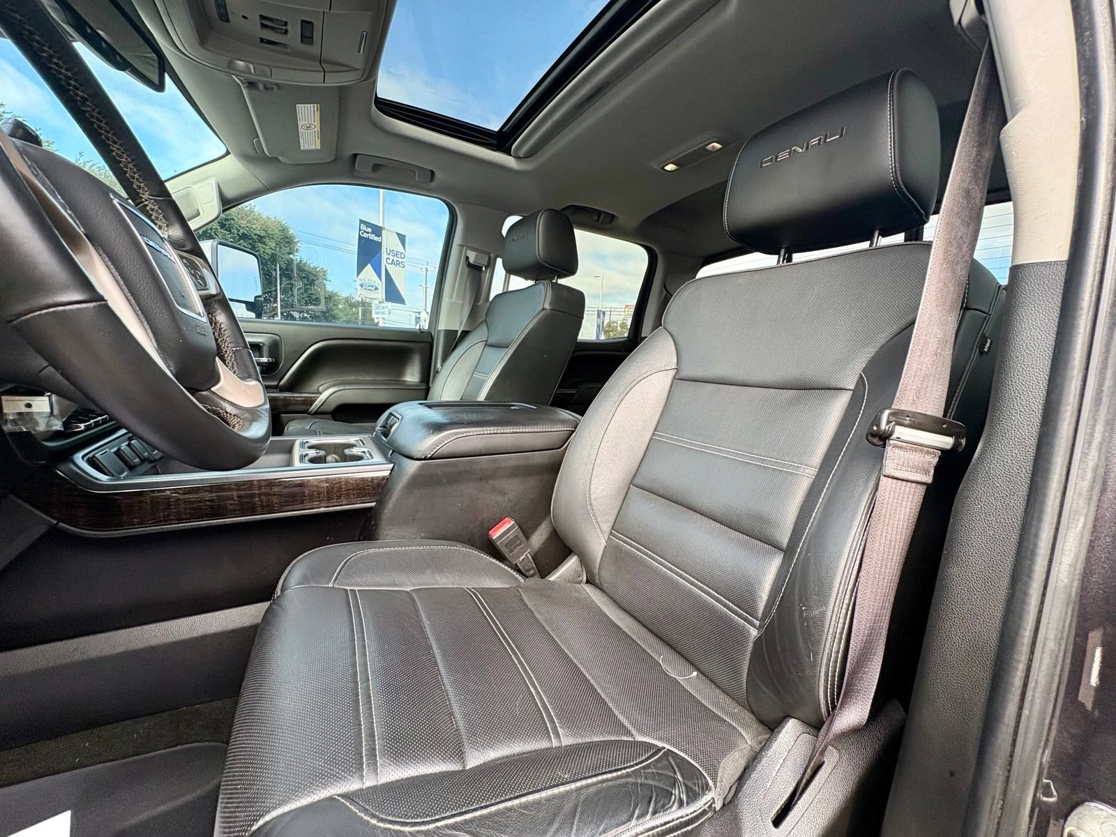 Used 2016 GMC Sierra 2500 Denali w/ Duramax Plus Package AWD/4WD image 16