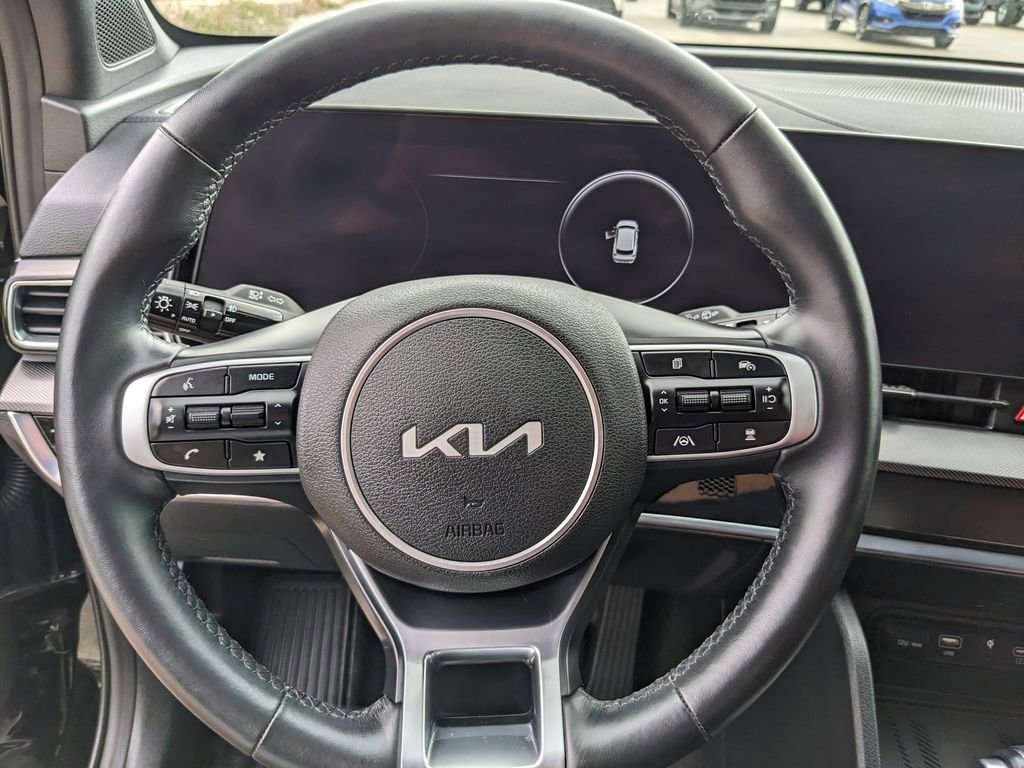 Certified 2025 Kia Sportage SX image 32