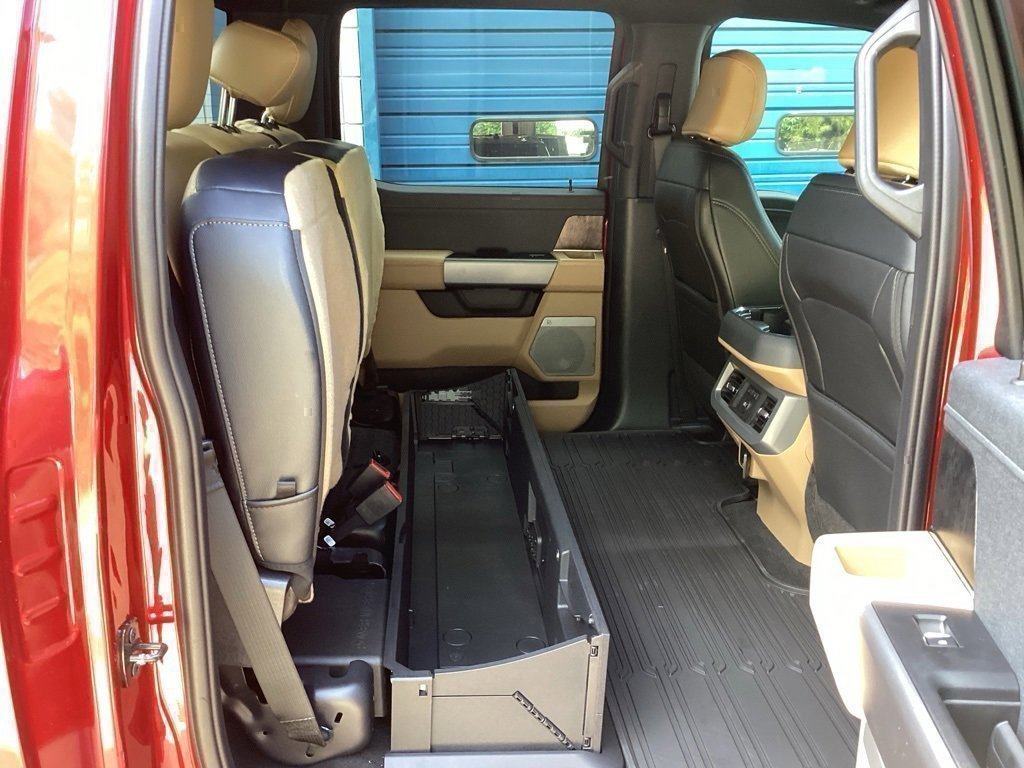 New 2025 Ford F250 Lariat w/ Black Appearance Package image 43