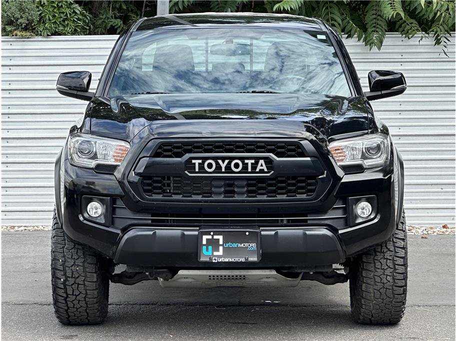 Used 2017 Toyota Tacoma TRD Off-Road w/ Tow Package (A/T) AWD/4WD image 7