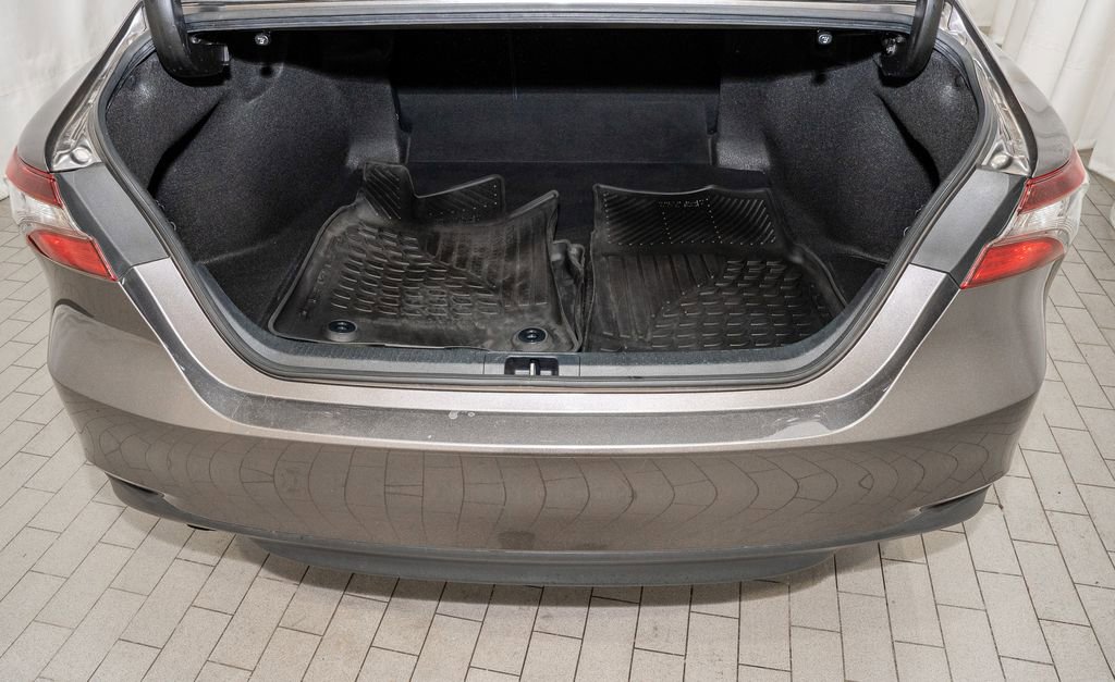 Used 2021 Toyota Camry LE image 5