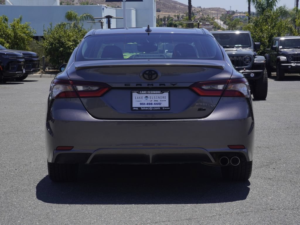 Used 2024 Toyota Camry SE FWD image 5