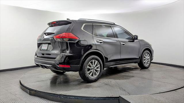 Used 2017 Nissan Rogue SV w/ SV Premium Package image 8
