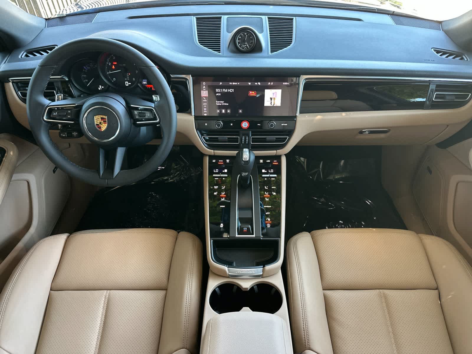 New 2026 Porsche Macan AWD/4WD image 6