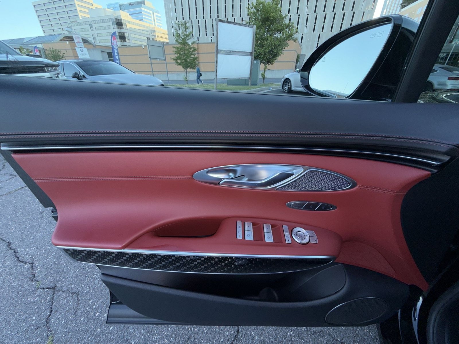 Used 2024 Genesis GV70 3.5T Sport w/ Sport Prestige Package AWD/4WD image 15