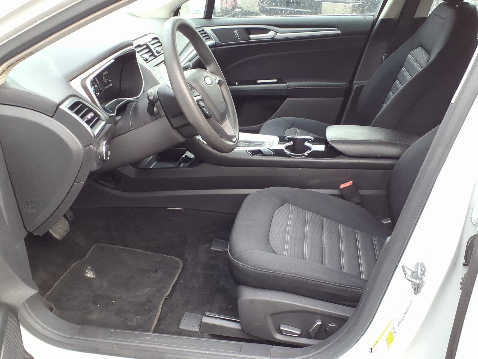 Used 2016 Ford Fusion SE image 8