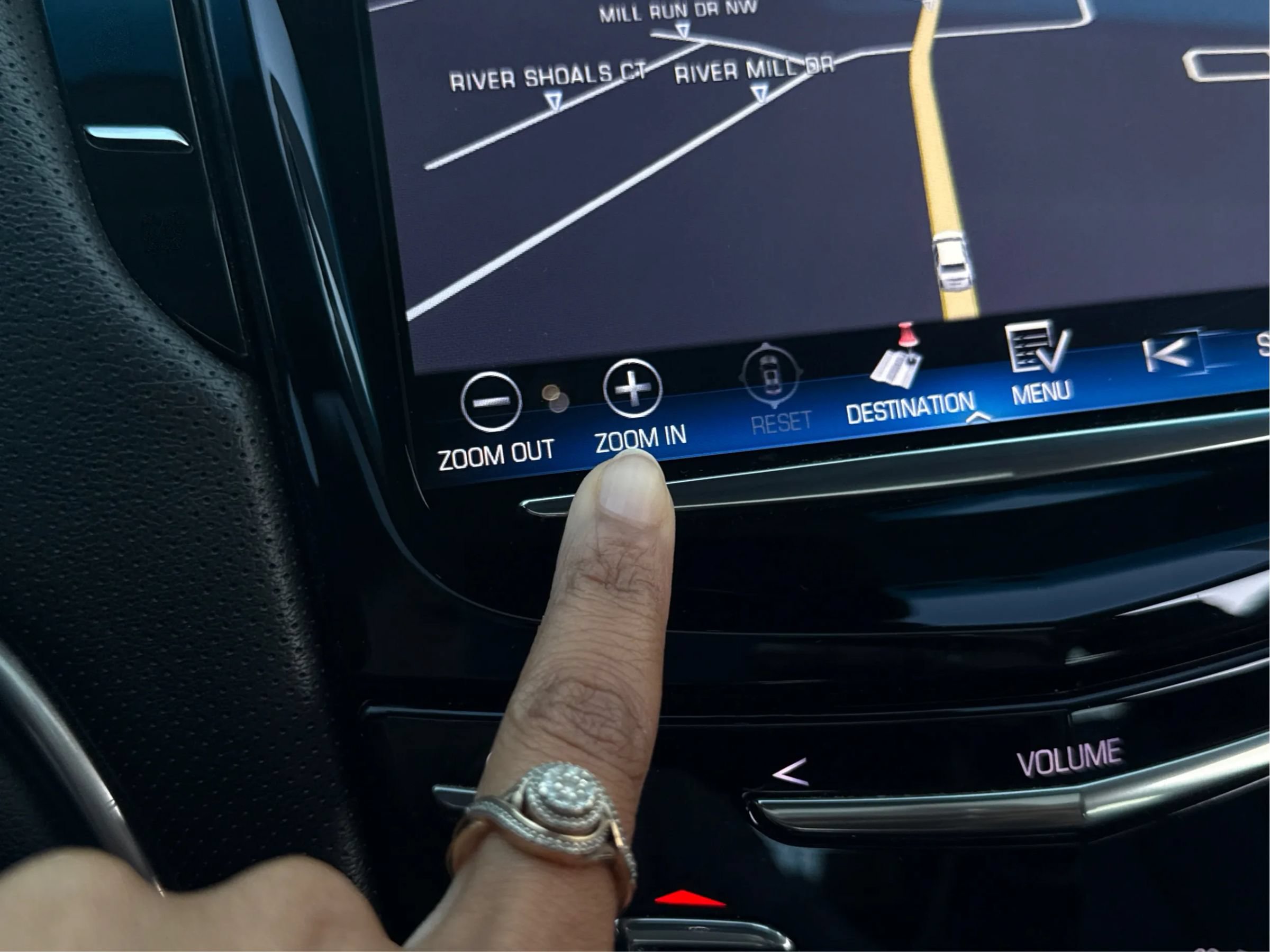 Used 2013 Cadillac XTS Premium FWD image 23