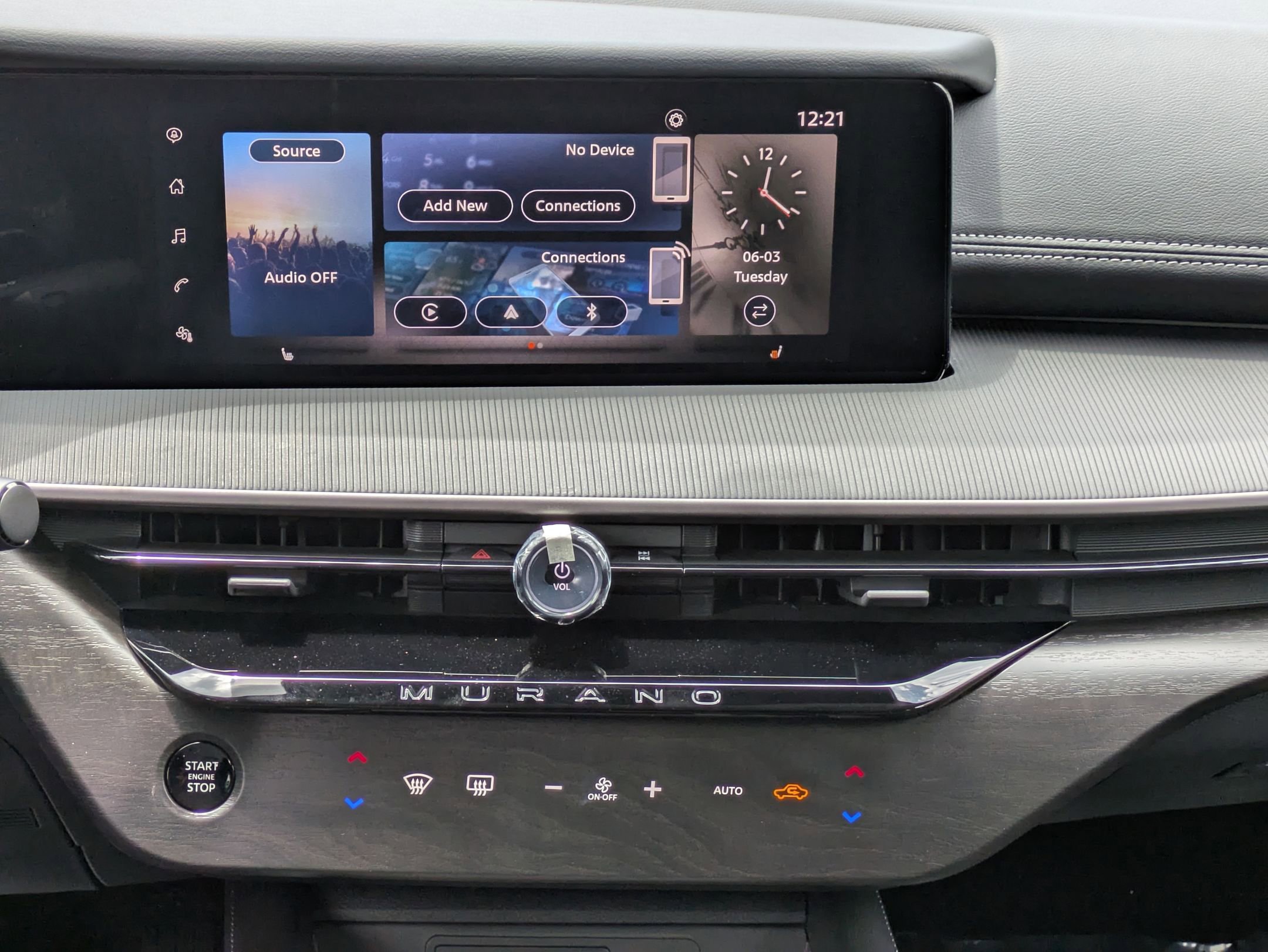 New 2025 Nissan Murano SV image 10