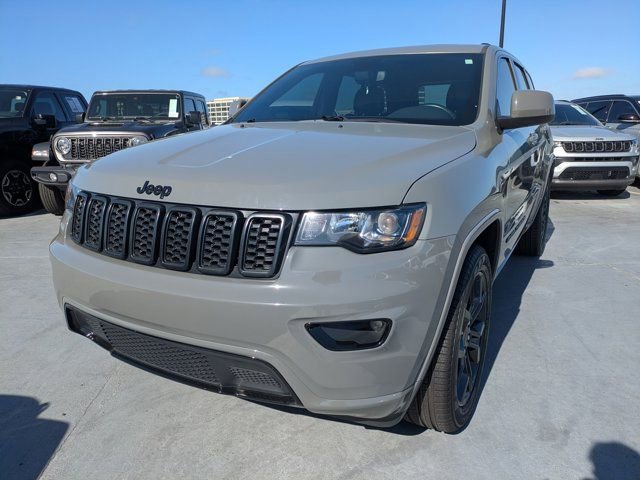 Used 2020 Jeep Grand Cherokee Altitude image 6