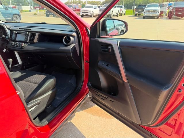 Used 2014 Toyota RAV4 LE AWD/4WD image 48