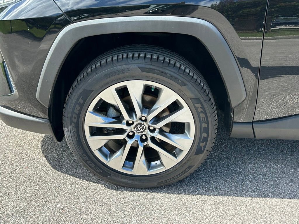 Used 2019 Toyota RAV4 XLE Premium FWD image 53