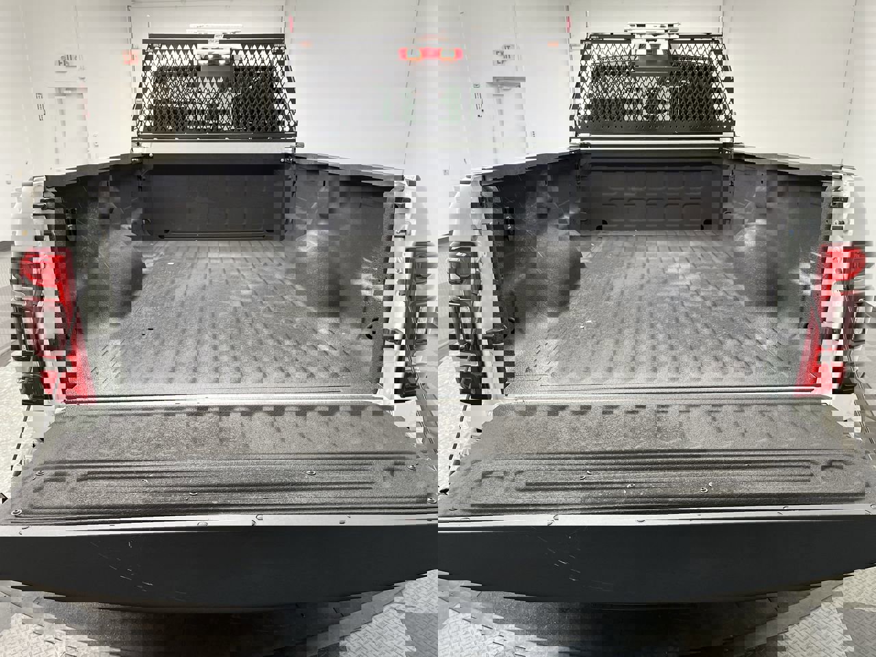 Used 2024 RAM 3500 Tradesman w/ Safety Group image 29