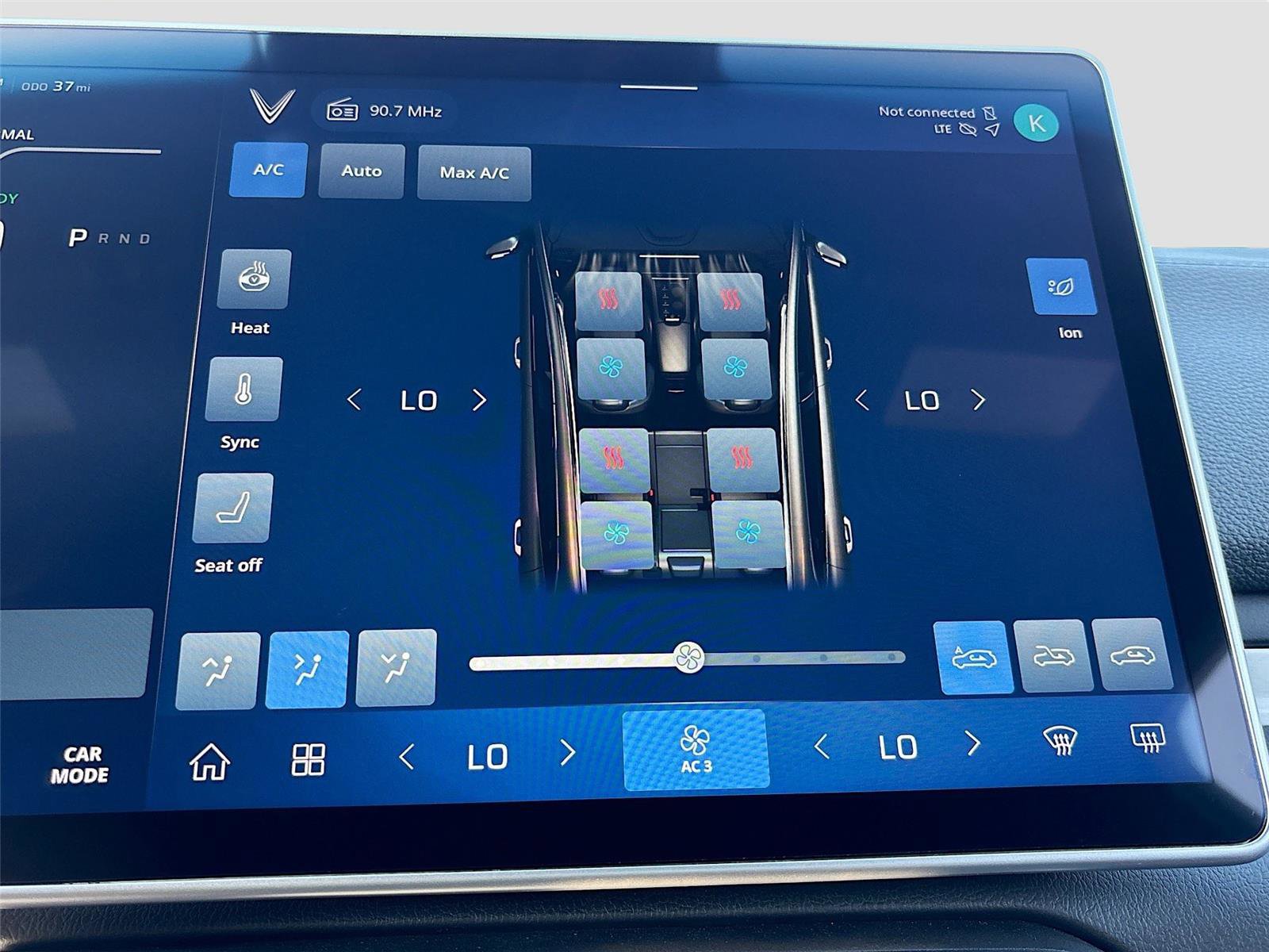 New 2025 VinFast VF 8 Plus image 15