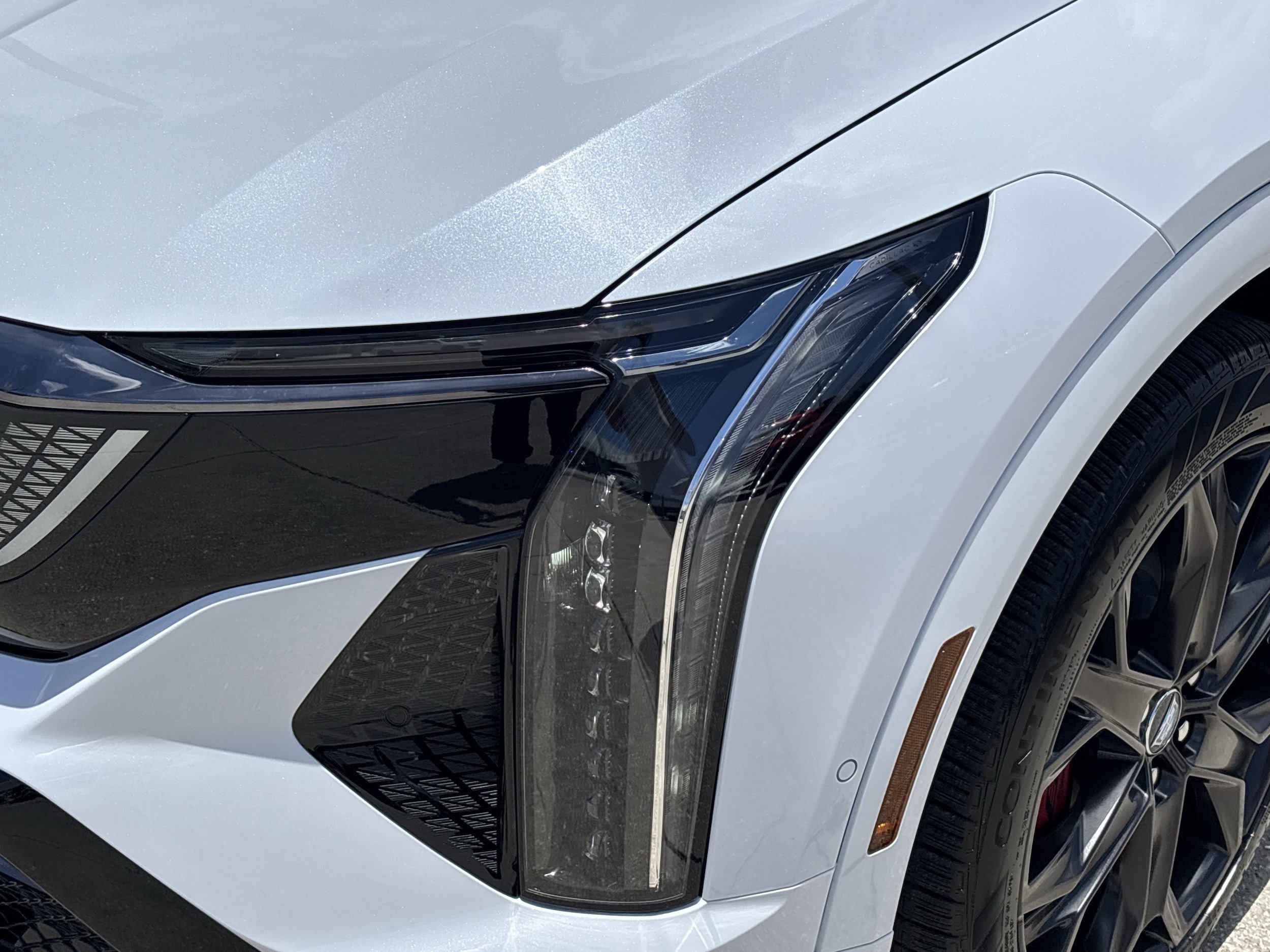 New 2026 Cadillac Optiq V w/ LPO, Floor Liner Package AWD/4WD image 9