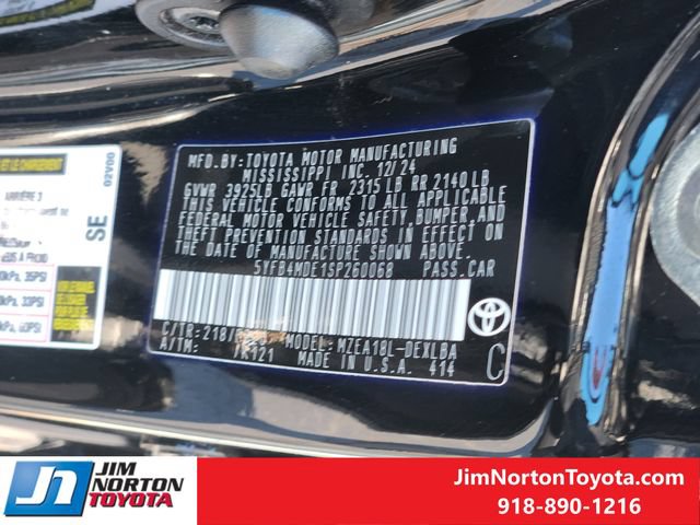 Used 2025 Toyota Corolla LE FWD image 32