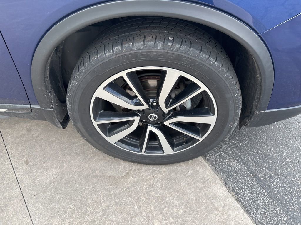 Used 2019 Nissan Rogue SL w/ Premium Package AWD/4WD image 12