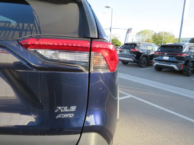 Used 2019 Toyota RAV4 XLE w/ Convenience Package image 11