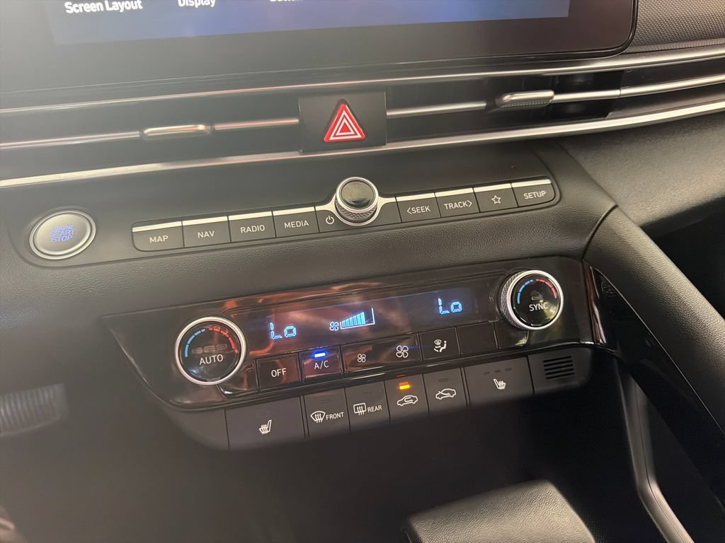 Used 2023 Hyundai Elantra SEL w/ Convenience Package FWD image 25