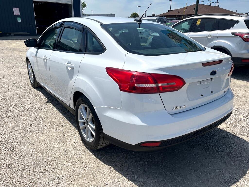 Used 2018 Ford Focus SE image 3