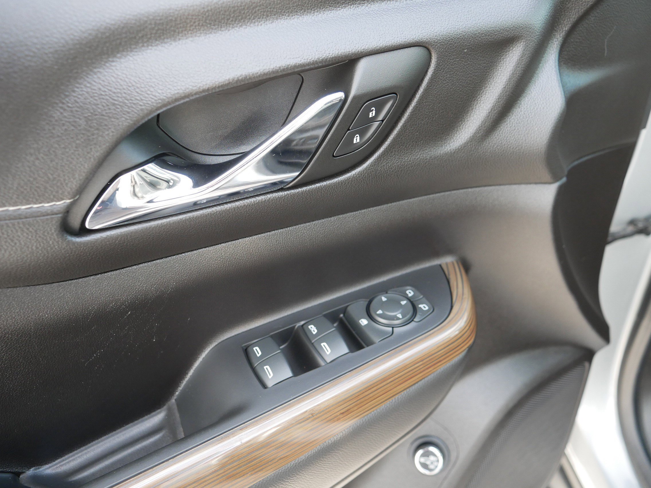 Used 2023 GMC Acadia SLE w/ Driver Convenience Package image 19