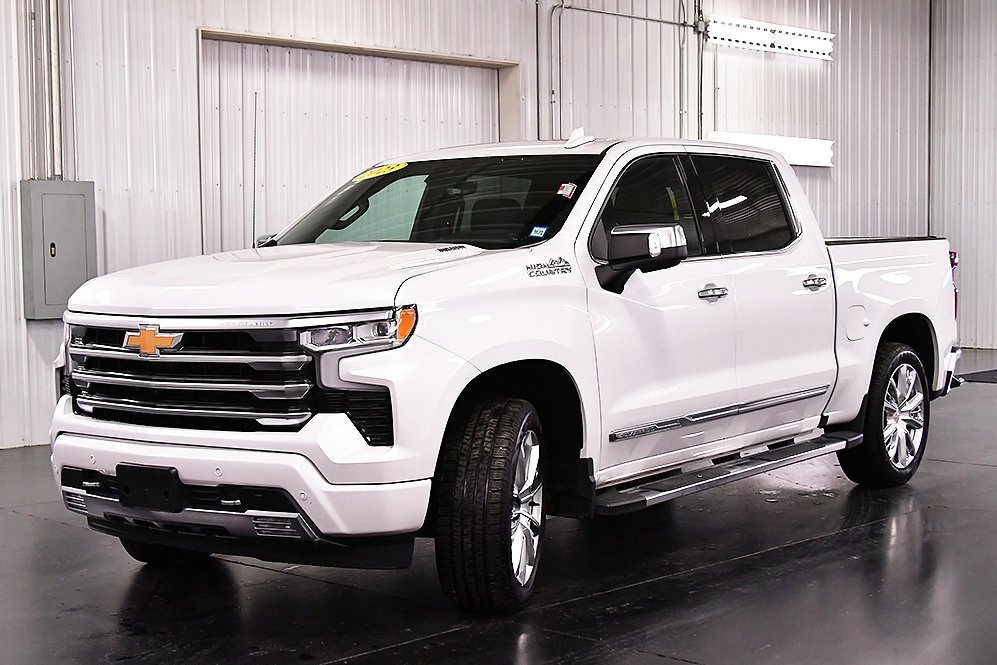 Used 2023 Chevrolet Silverado 1500 High Country w/ High Country Premium Package image 3