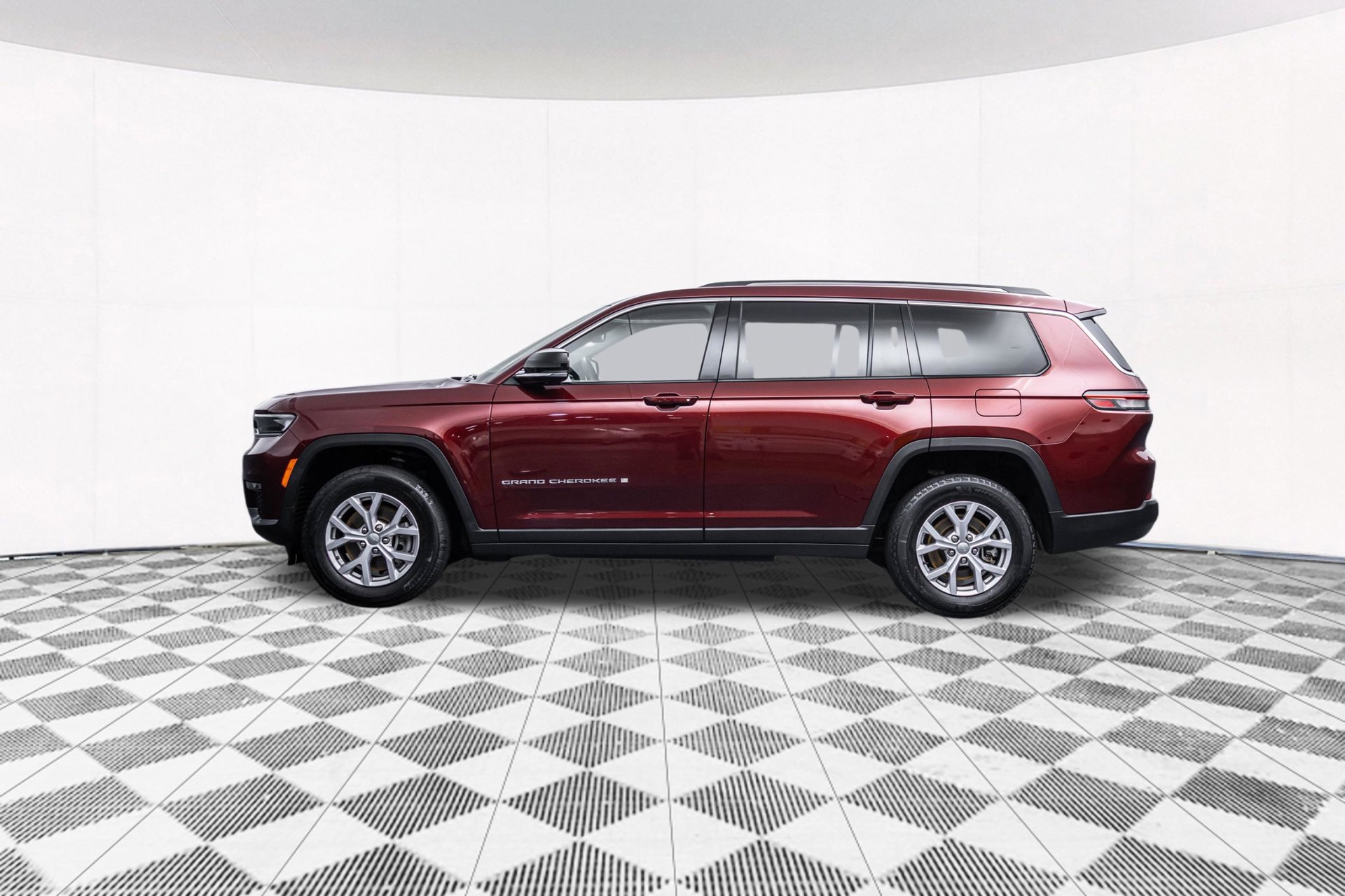 Used 2022 Jeep Grand Cherokee L Limited AWD/4WD image 7