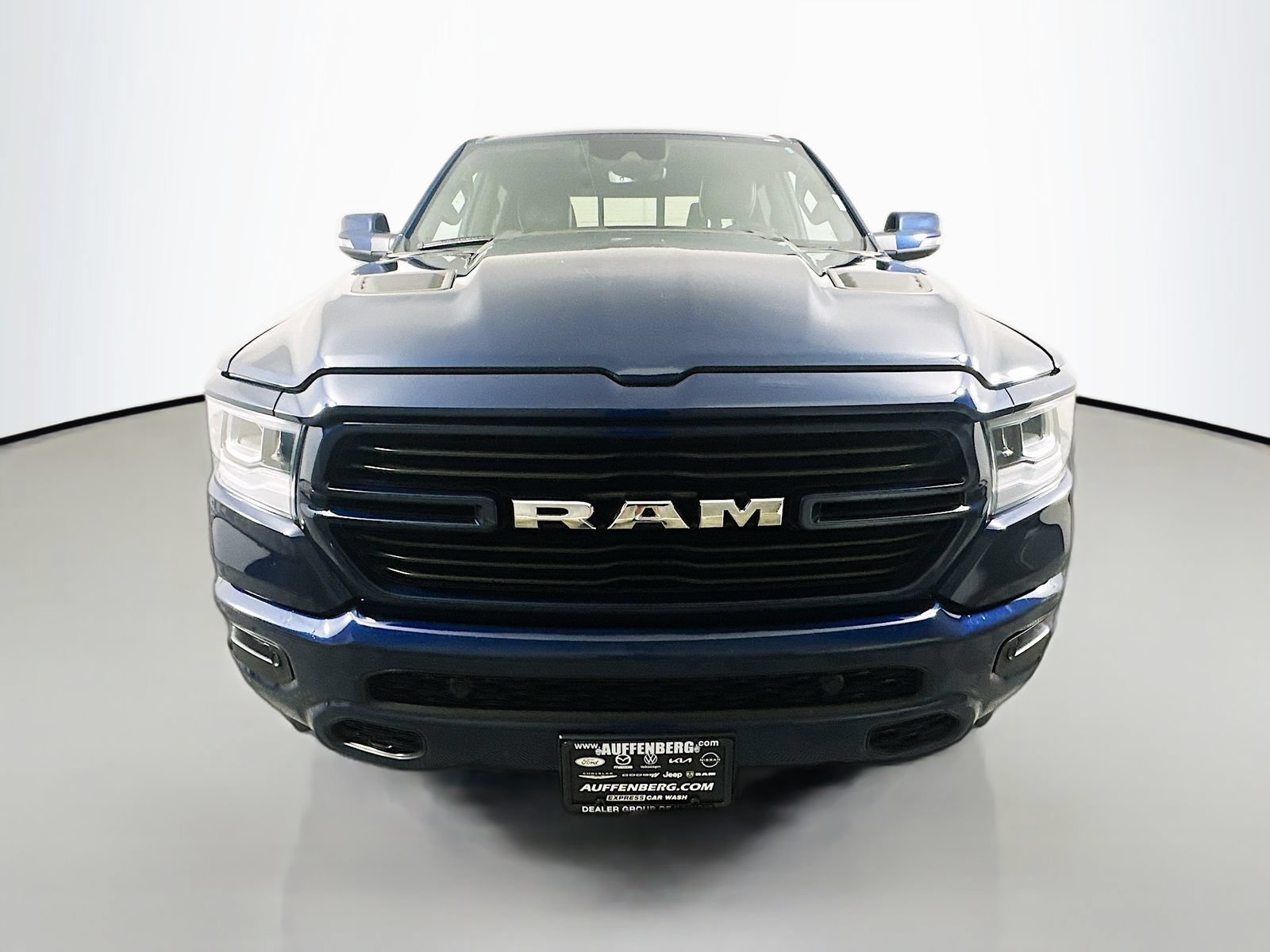 Used 2023 RAM 1500 Laramie AWD/4WD image 2