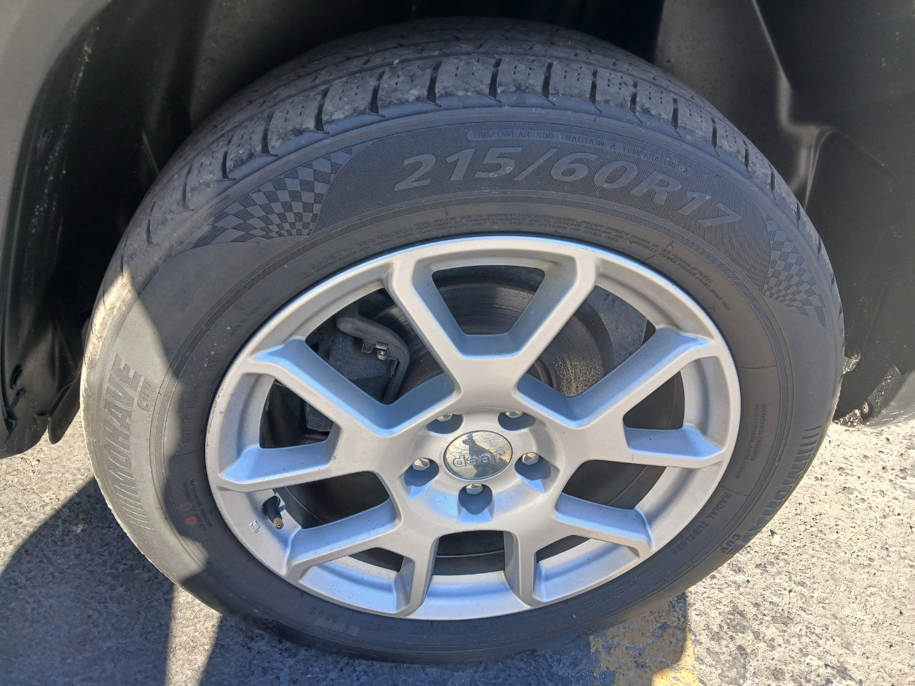 Used 2019 Jeep Renegade Latitude w/ Cold Weather Group image 13