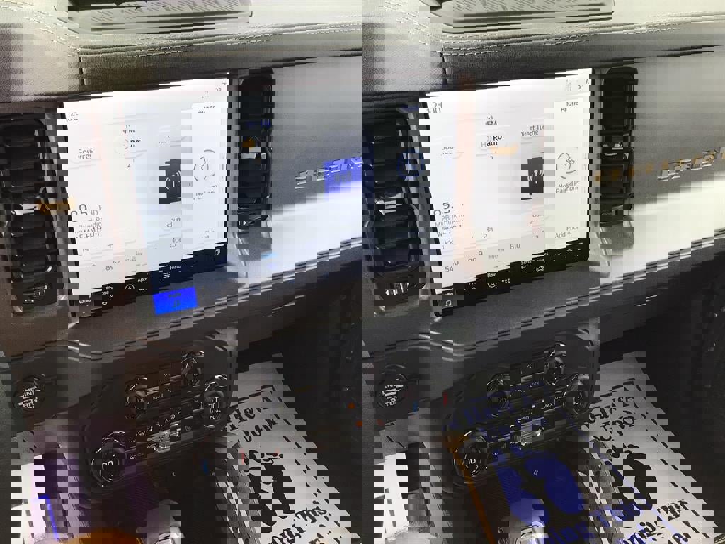 New 2025 Ford Bronco Badlands image 19