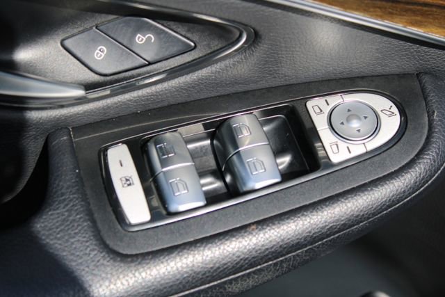 Used 2020 Mercedes-Benz GLC 300 4MATIC image 10