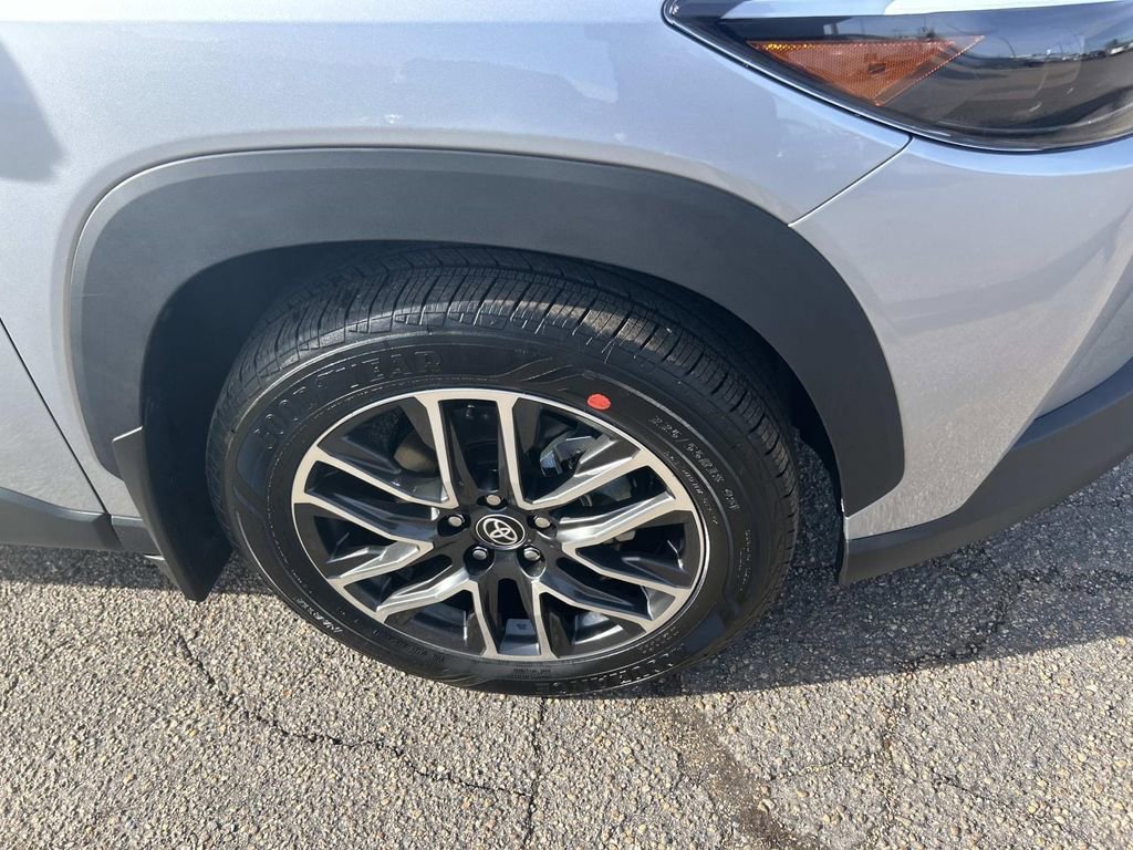 Used 2026 Toyota Corolla Cross XLE w/ Convenience Package image 13