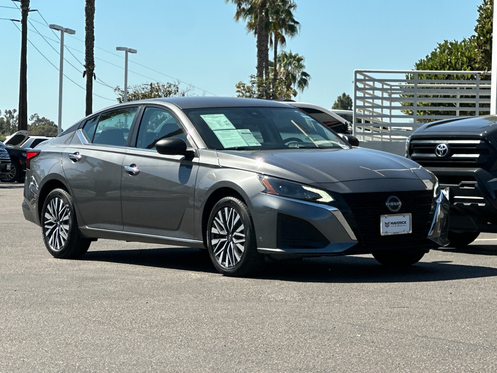 Used 2025 Nissan Altima 2.5 SV AWD/4WD image 8