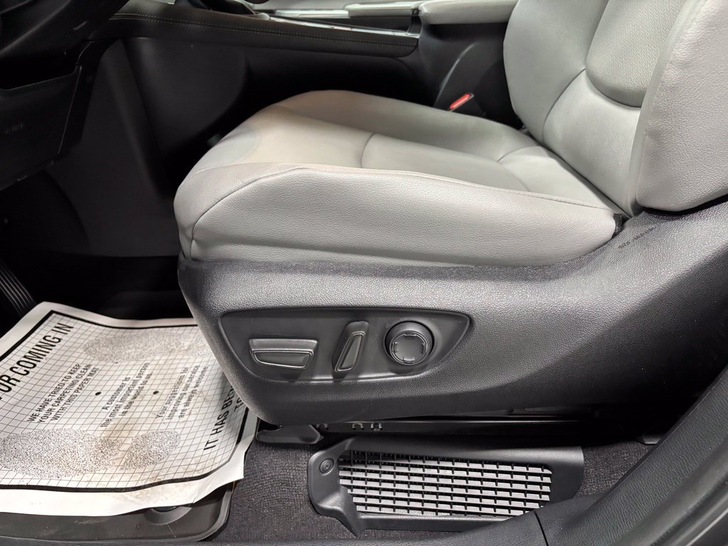 Used 2025 Toyota Sienna XLE AWD/4WD image 12