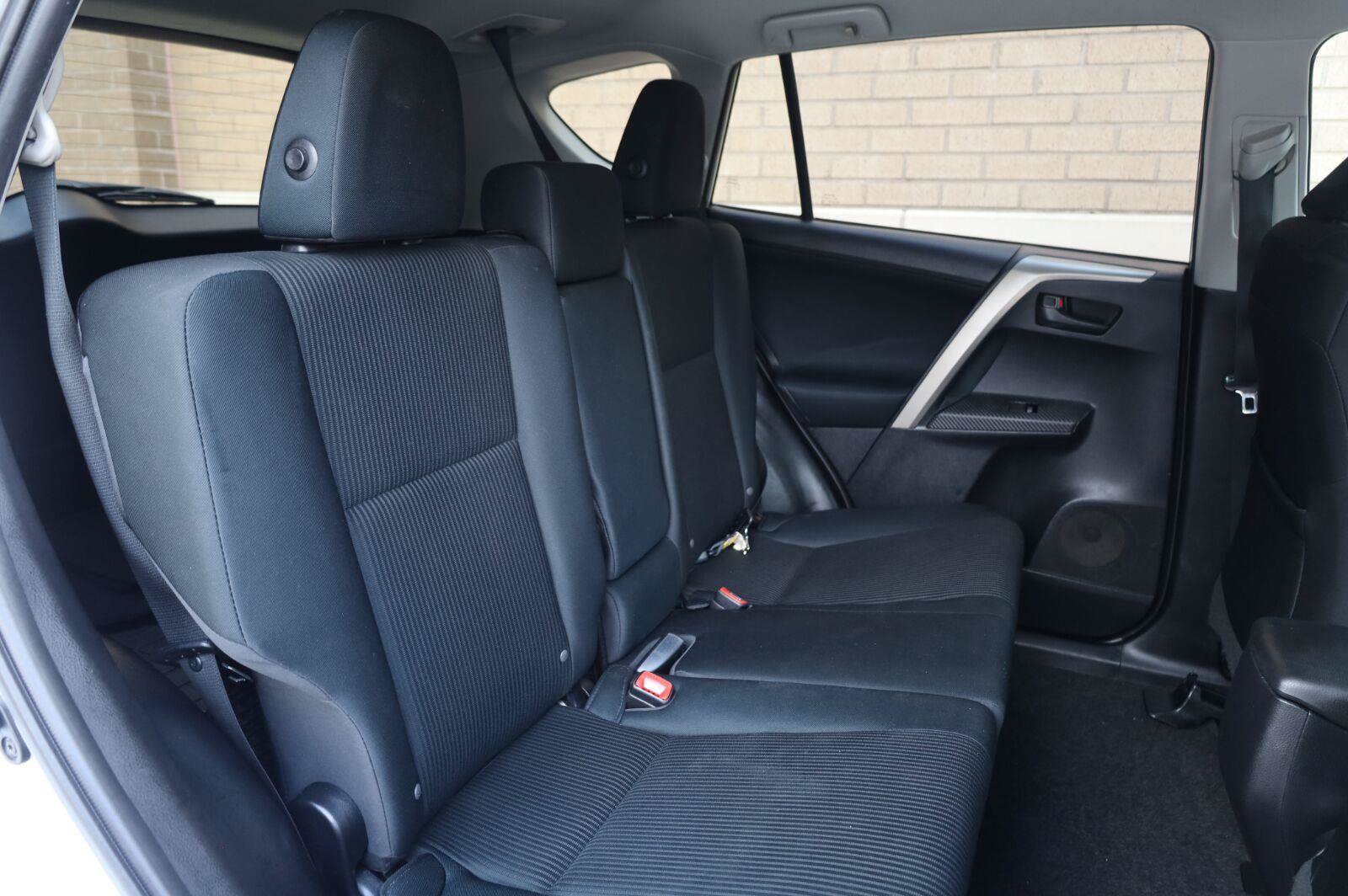 Used 2015 Toyota RAV4 LE FWD image 24